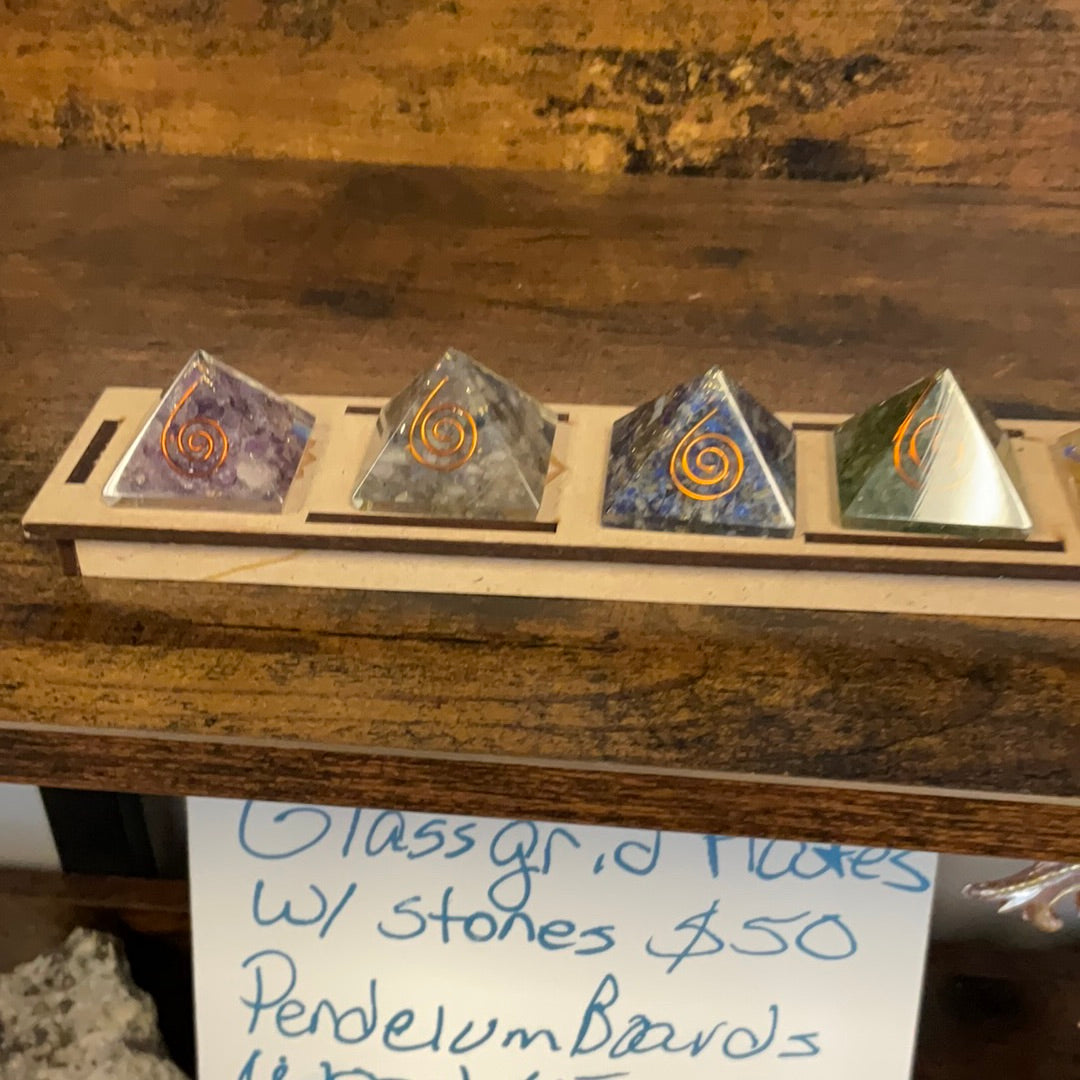 Orgonite 7 Chakra Pyramid Set